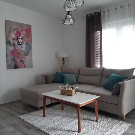 Apartment Shirok Sokak 4 *